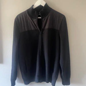 J.lindeberg cardigan - ”J.lindeberg cardigan”  | Skick: 8/10 | Storlek: M | Nypris: 3199 | Vårat pris: 1199|  Skriv vid frågor eller funderingar!!!