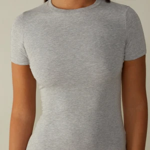 grå intimissimi tshirt - jättefin tshirt som är använd cirka 3 gånger, väldigt fint skick 💗 nypris 250kr