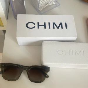 Chimis  - Säljer mina chimis 04 i den mos gröna färgen I jättefint skick!