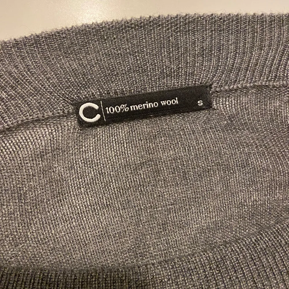 Säljer nu denna snygga Cubus sweatshirt  Väldigt bra skick  storlek S. Tröjor & Koftor.