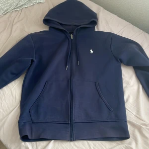 Ralpha lauren zip - Säljer en fin polo kofta skick 8/10
