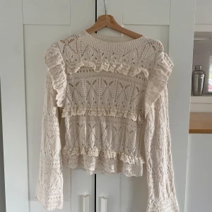 Vit blus - Fin blus från Zara. Slutsåld. 