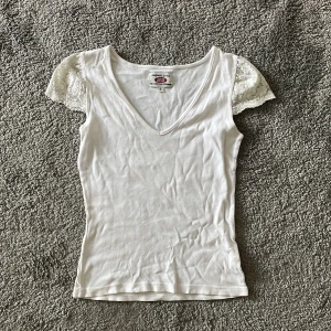 Vintage topp - Bra skick! har inga andra bilder💗