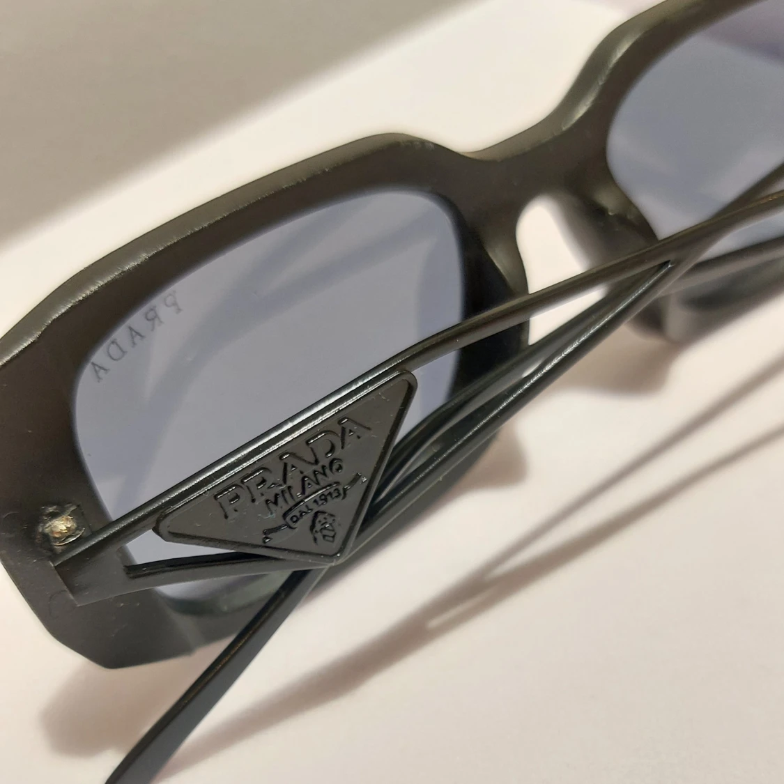 Prada solglasögon - 90