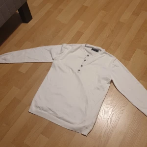 Poco loco långärmad - Inte använd. Bra skick. Large.