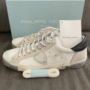 Philip model  - Säljer mina Philip model skor, helt nya aldrig använt de. Storlek 42 (Nypris 3200)