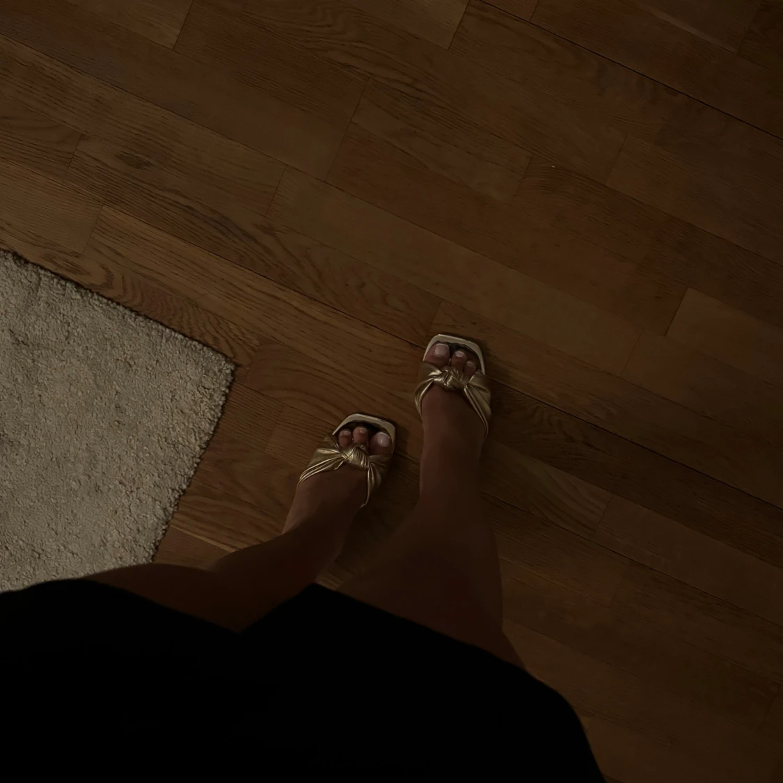 Guldiga klackskor - 92