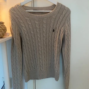Ralph lauren tröja - Säljer denna tröja då den int ekommer till användning skriv för fler bilder 💓