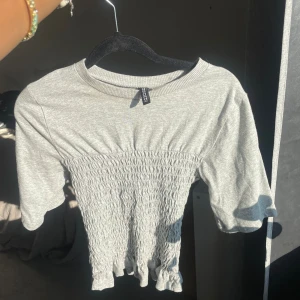 Hm tröja  - Hm topp fin men använder inte.