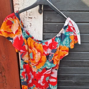 Matchande set stl M & XL - Set från Lindex Tröja stl M Shorts stl XL