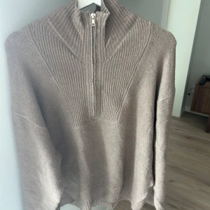 Stickad tröja  - Super snygg stickad tröja från Nelly 