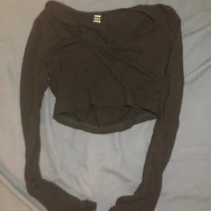 Topp - Den sålda orange tröjan på min profil fast svart