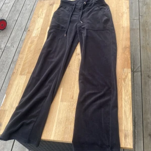  mjukis byxor från lager 157!  - En ring är borta vid snörena!