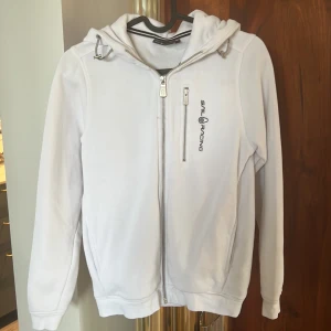 Sail racing - Storlek 150  Ålder 10-12 Väldigt lite använt  Bra skick 