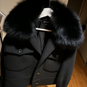 Meotine jacka - säljer då den inte kommit så mycket till användning, strlk xs/s💕