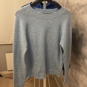 Stickad tröja - Jättefin för hösten, bra skick och inte alls stickig