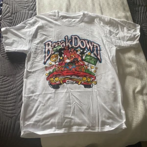 Streetwear - Helt ny, passade ej mig, fick av min kusin. Skit skön 