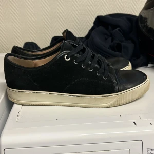 Lanvins - Säljer dessa lanvins för jag har tröttnat på dom, dom är i skick 9/10 och har en liten skada