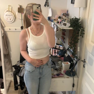 Croppad linne - Jätte fint Croppad linne från nelly, köpt förra året aldrig andvänd