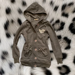 Kko hoodie❤️ - Super fin hoodie med rosetter på fickorna där framme❤️