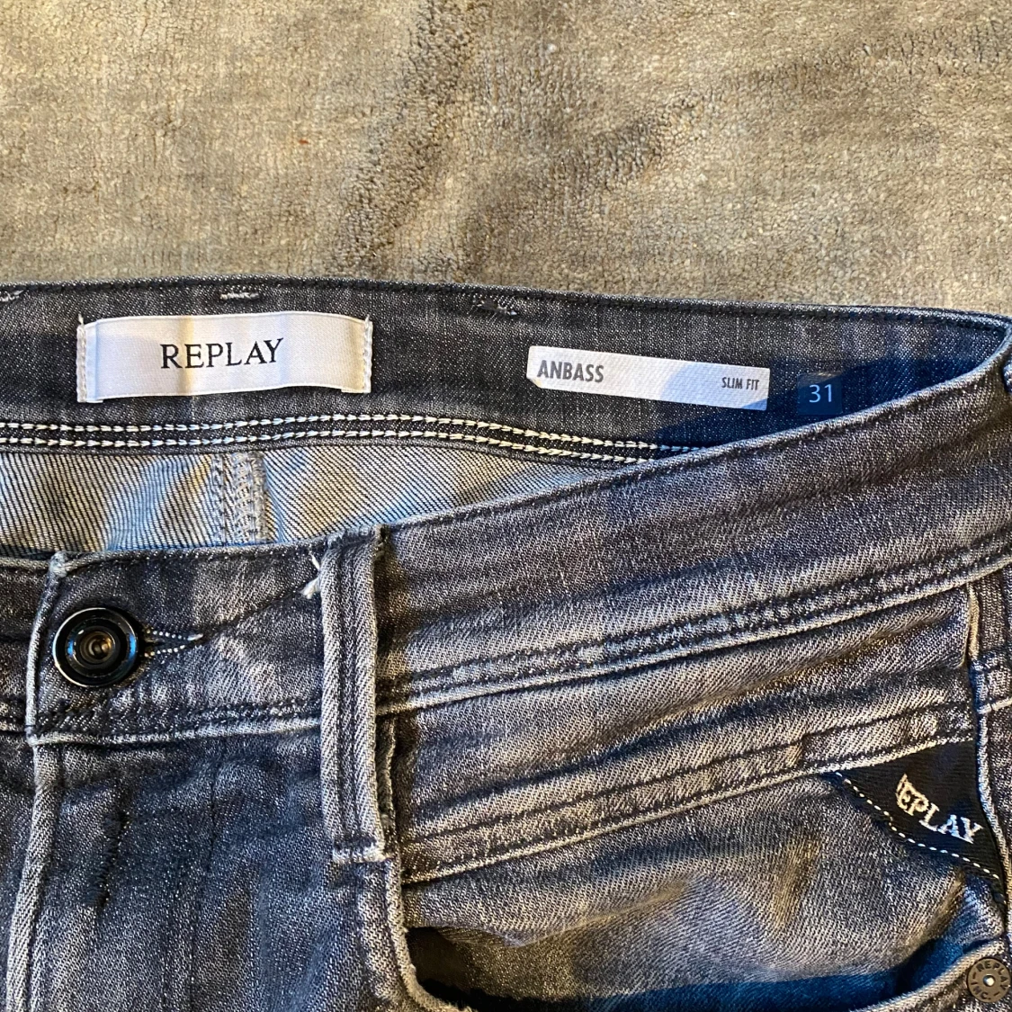 Grå jeans från Replay - 93