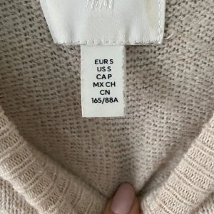 Beige stickad - Superfin!!