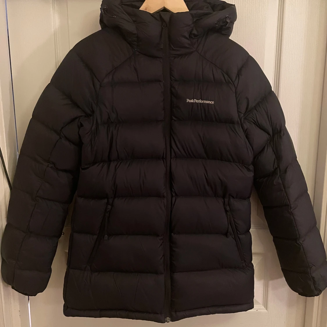 Peak Performance Down Hood Dam dunjacka