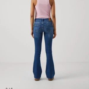 only mid flare jeanse - Säljer mina jeans från only då dom int kommer till användning, använt max 5 ggr💞nypris:500kr mitt pris:400kr, kan tänka mej att gå ner lite i pris vid snabb affär.