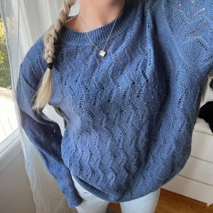 Stickad tröja  - Blå stickad tröja från Kappahl i strl m💕
