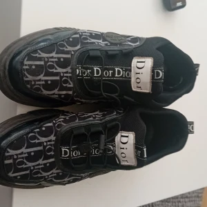 Dior skor - Denär en skönt vinter skor passa jätte bra på alla kläd still är fett snygga skor