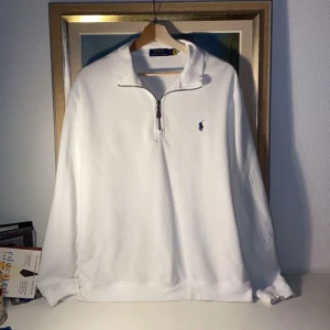 Ralph Lauren sweater - Helt oanvänd, stor XL men sitter som L och passar För M. Priset kan diskuteras 