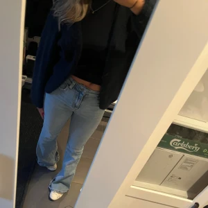 Jeans  - Skit snygga jeans som använts nån gång är som nya😍