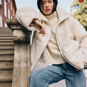 HM pliejacka - Helt ny med lappar kvar. Stolek S✨Pris kan diskuteras vid snabb affär🥰