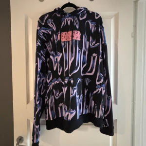 Hoodie - Mönstrad oversize hoodie