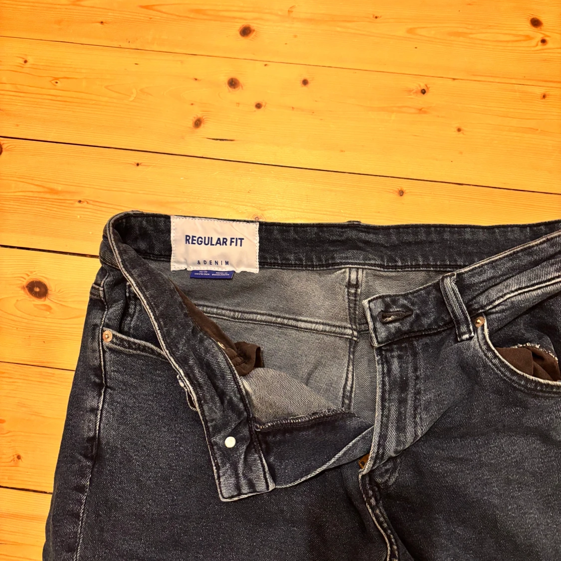 Mörkblåa Jeans - 91