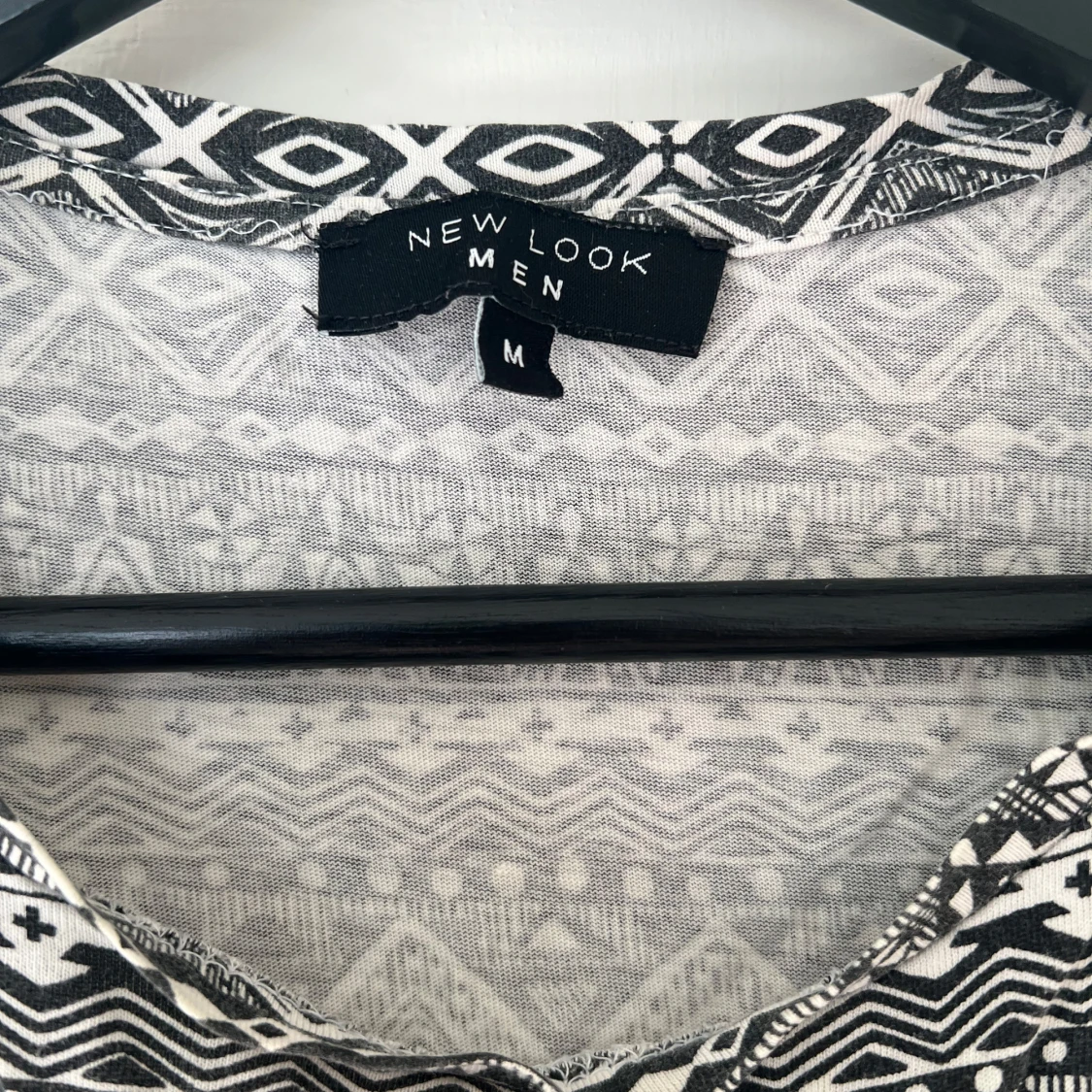 Mönstrad t-shirt från New Look Men - 91