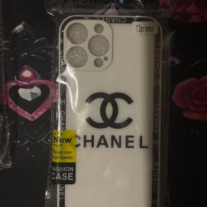 Mobilskal IPhone 13 PRO Max  - Säljer ett fint mobilskal helt nytt. Till iPhone 13 PRO Max 