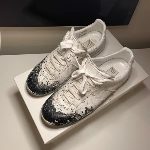 Maisonmargela gats  - Använt skick, men inga defekter! Allt OG kvitto från store enda, byte öppet, rare färg!