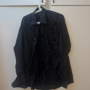 Stenströms skjorta  - Tja säljer denna snygga stenströms skjortan i storleken 41 som kan vara en stor L eller liten Xl