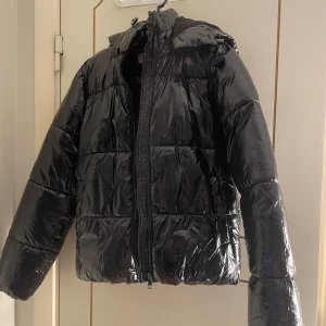 Nelly jacka - Använd typ 2 gånger nypris 799 storlek xs 