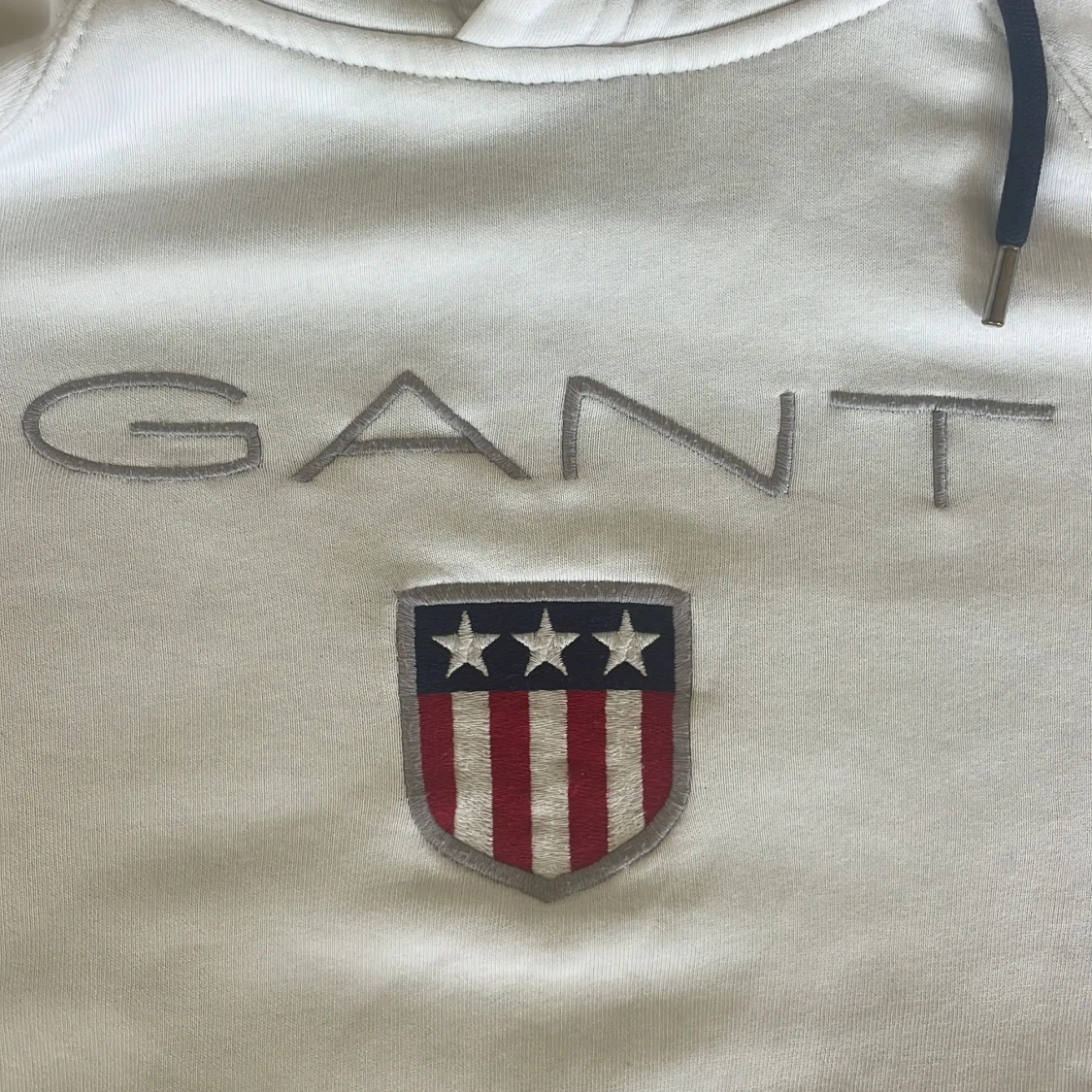 Vit hoodie från GANT - 92