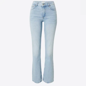 jeans  - Jätte snygga bootcut low waist jeans❣️