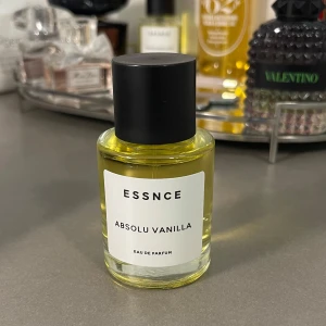 Essnce parfym absolu vanilla - Nyköpt för 2 veckor , endast provat. 