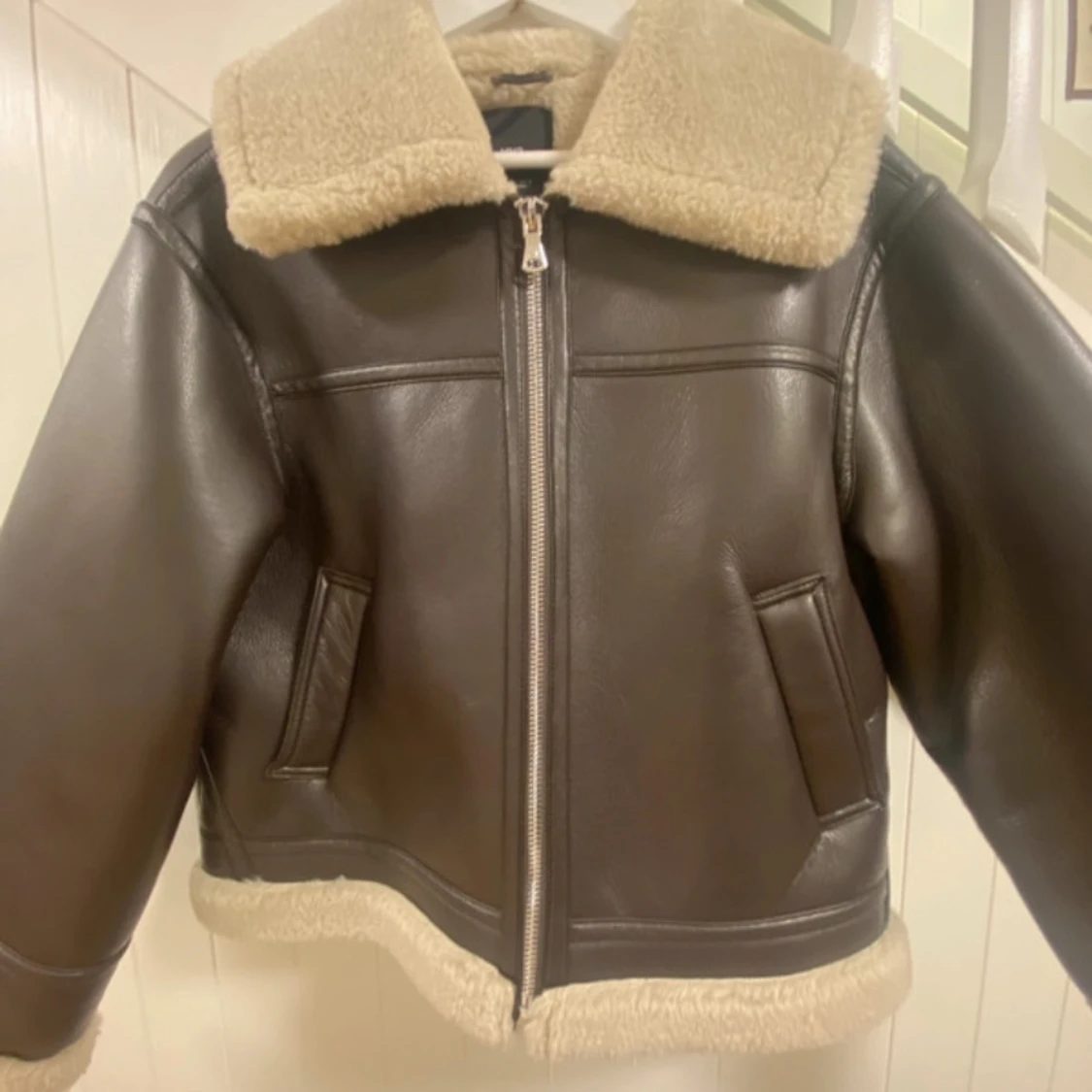 Vinterjacka med fakepäls och fakeläder - 92