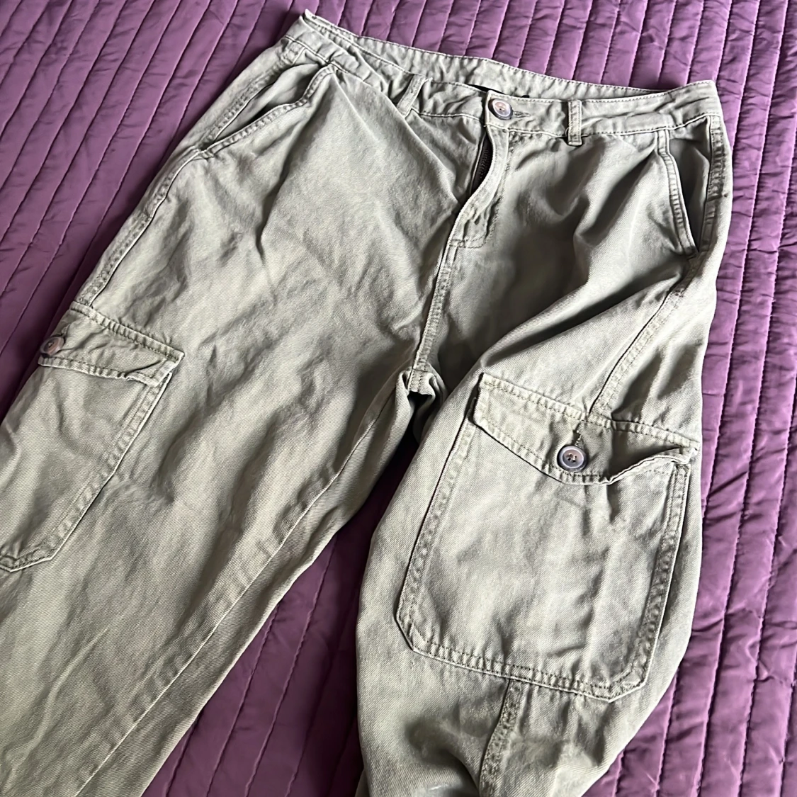 Olivgröna cargobyxor från 157 - 91