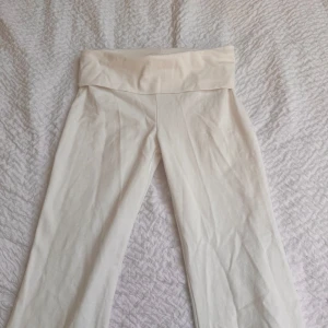 Vita joga pants  - Vita joga pant i storlek 146/152 helt nya 