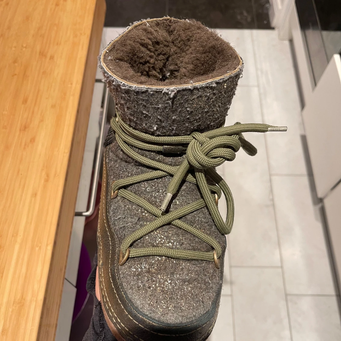 Gröna inuikii skor - 92