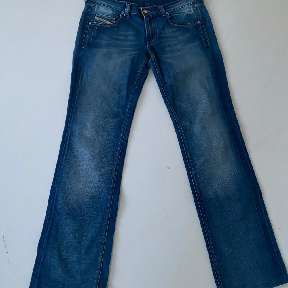 Jätte snygga jeans från disel som tyvärr är för stora för mej❣️. Jeans & Byxor.