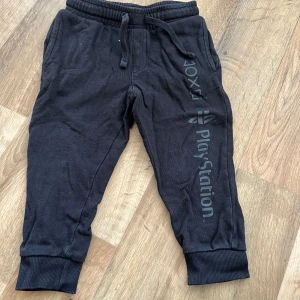 Playstation mjukis byxor - Storlek 92 barn