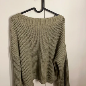 Virkad tröja - Säljer en virkad tröja ifrån nakd, stl S. Hör av er vid funderingar😊